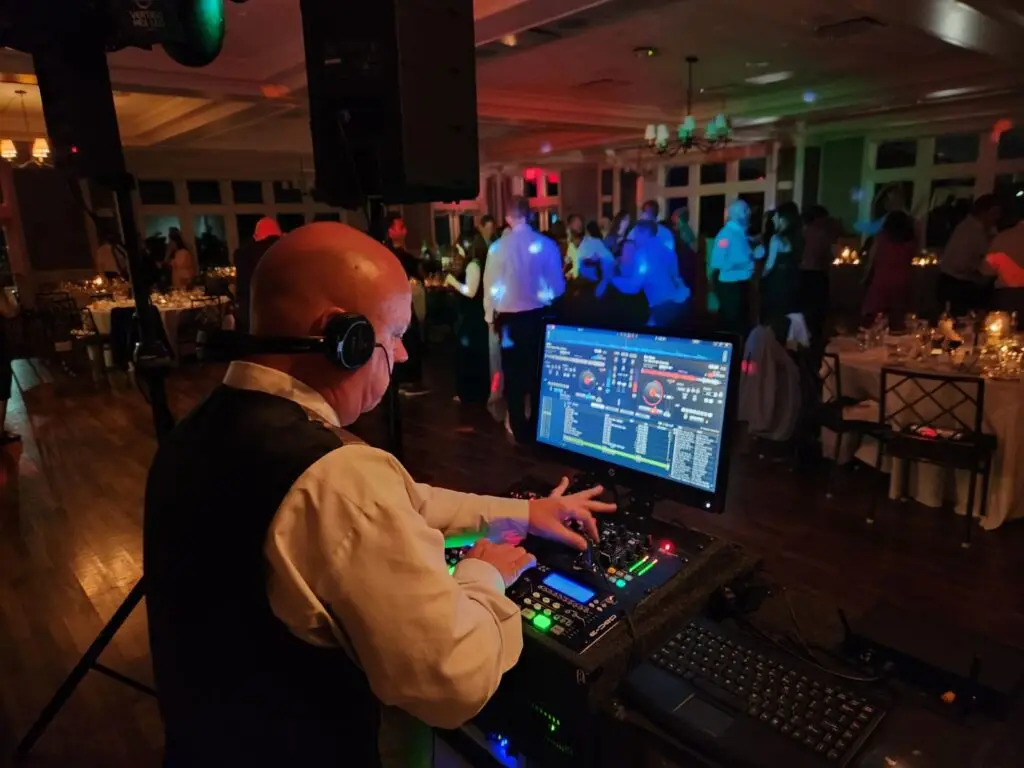 Chicago, IL School DJ
