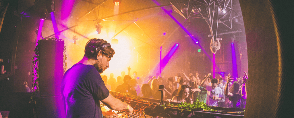 Choosing an Experienced Wedding 1 1 Why Choosing an Experienced Wedding DJ is Crucial
